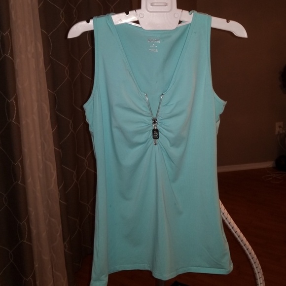 Top - Picture 2 of 4